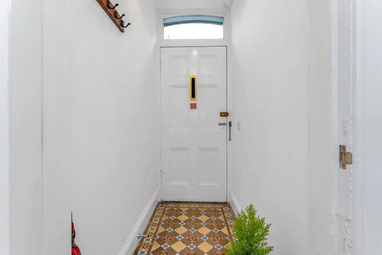Cheerful Stays - Jamson Pl 3 Bed Apartment Edinburgh 0*,