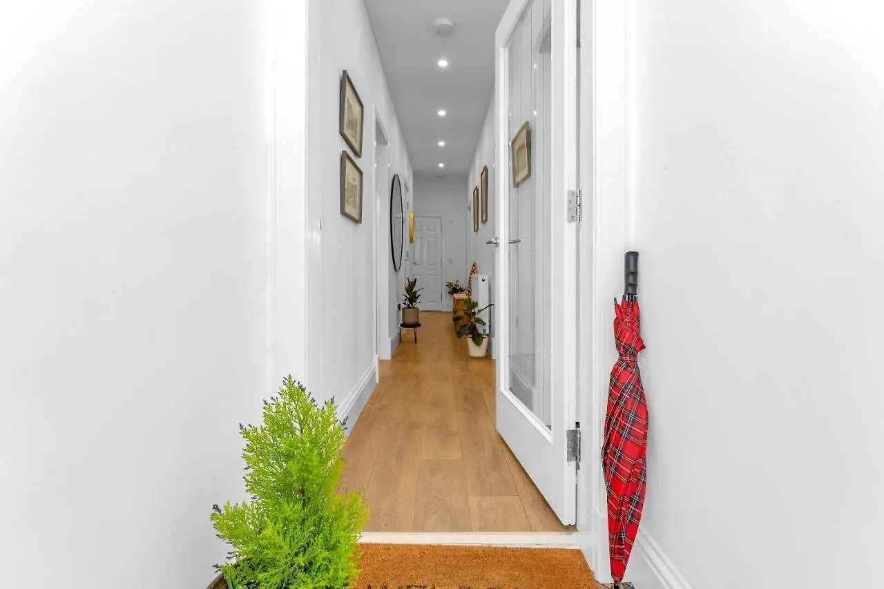 Cheerful Stays - Jamson Pl 3 Bed Apartment Edinburgh