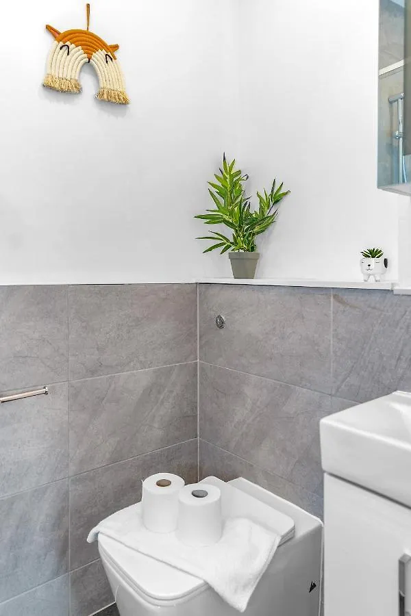 Cheerful Stays - Jamson Pl 3 Bed Apartment Edinburgh