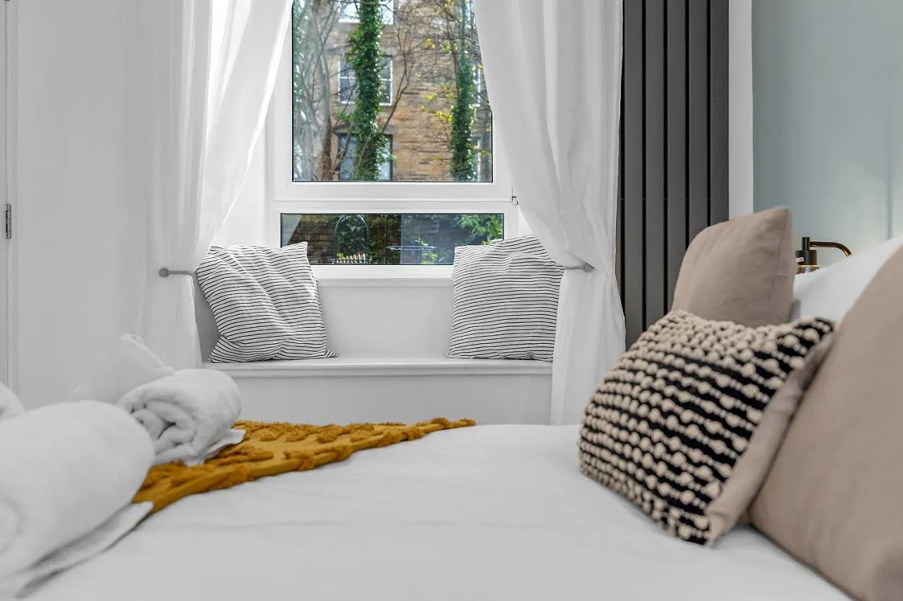 Cheerful Stays - Jamson Pl 3 Bed Apartment Edinburgh
