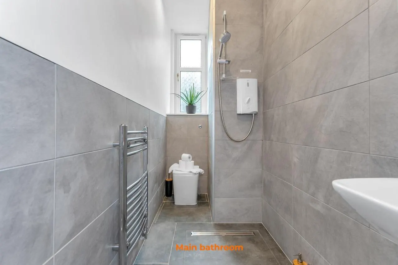 Cheerful Stays - Jamson Pl 3 Bed Apartment Edinburgh 0*,  United Kingdom
