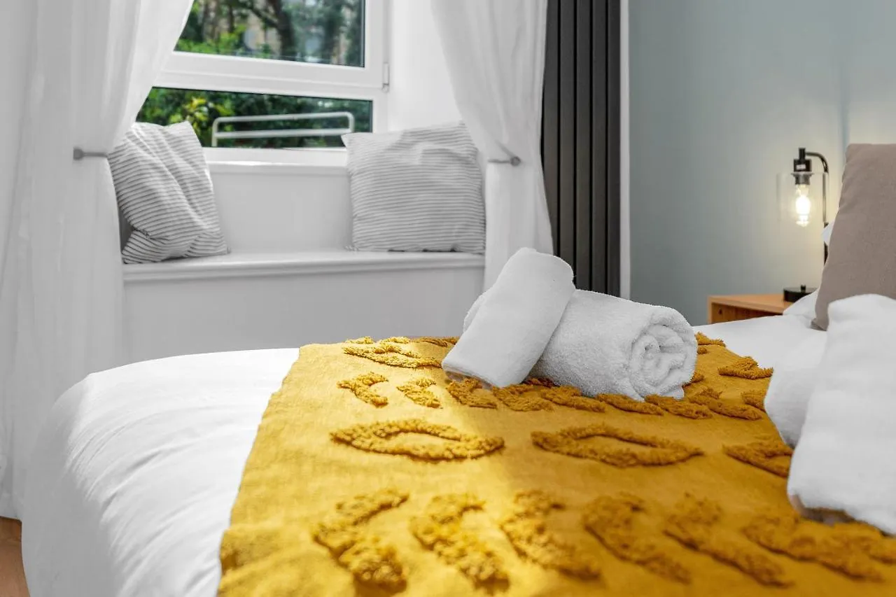Cheerful Stays - Jamson Pl 3 Bed Apartment Edinburgh 0*,  United Kingdom