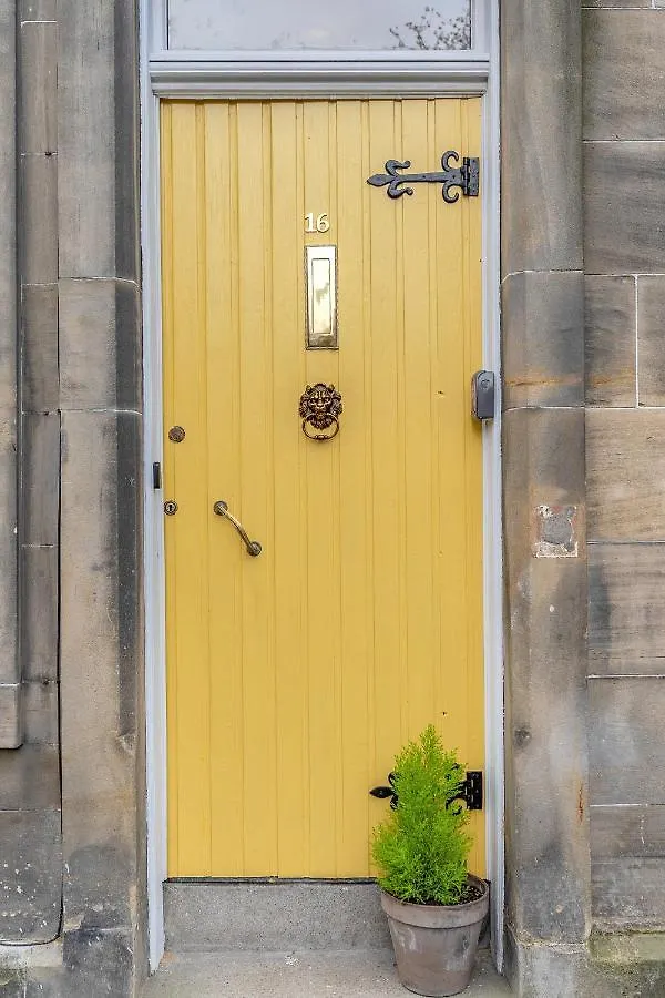 Cheerful Stays - Jamson Pl 3 Bed Apartment Edinburgh