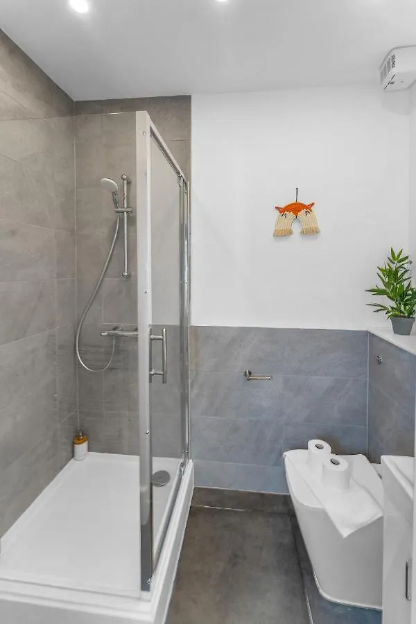 Cheerful Stays - Jamson Pl 3 Bed Apartment Edinburgh 0*,