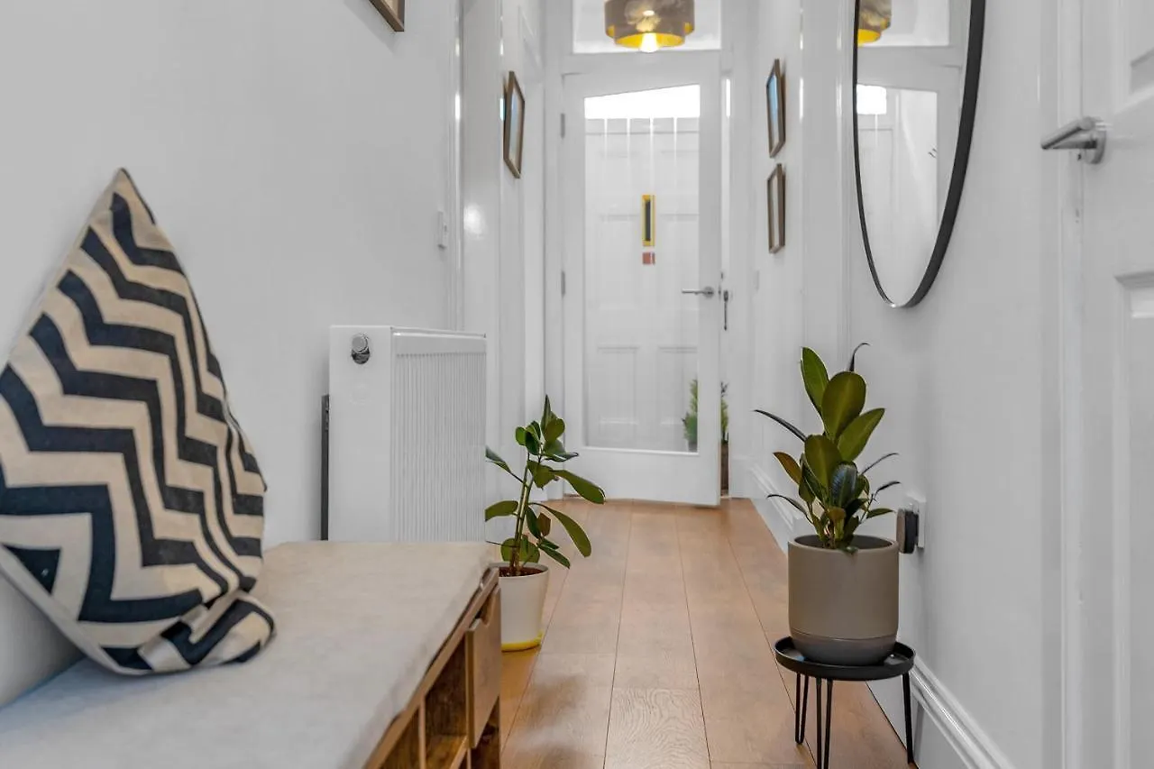Cheerful Stays - Jamson Pl 3 Bed Apartment Edinburgh United Kingdom