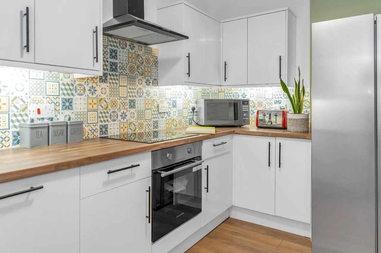 Cheerful Stays - Jamson Pl 3 Bed Apartment エディンバラ 0*,  イギリス